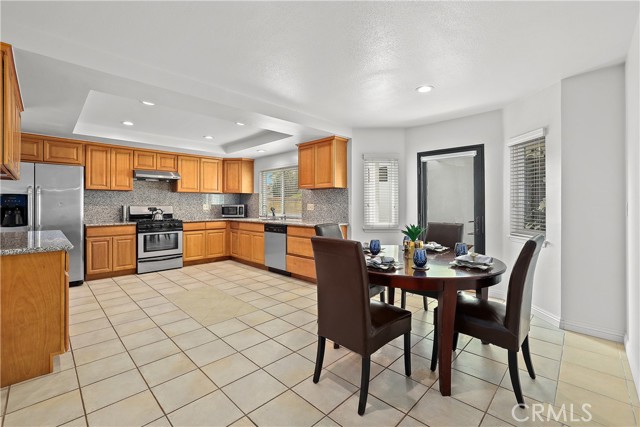 17960 Calle Silvosa, Rowland Heights CA: https://media.crmls.org/medias/6e1e9422-78f8-45f6-80f7-79cc6ed62842.jpg