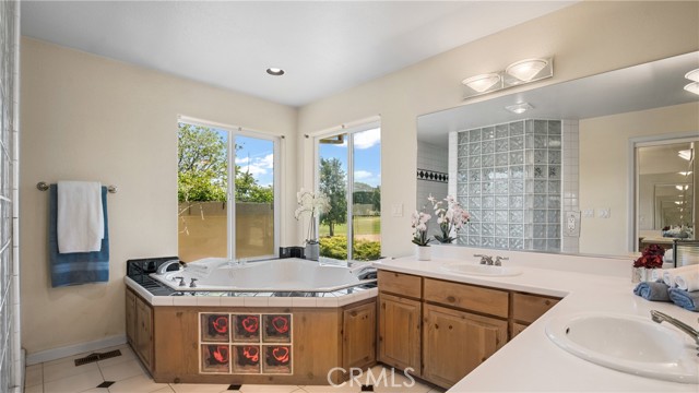 Detail Gallery Image 19 of 71 For 12285 High Valley Rd, Clearlake Oaks,  CA 95423 - 4 Beds | 3 Baths