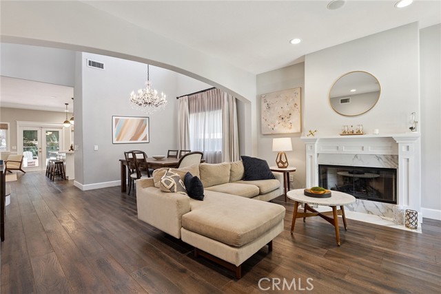 Detail Gallery Image 2 of 37 For 5179 Knollwood Way, Woodland Hills,  CA 91364 - 4 Beds | 3 Baths