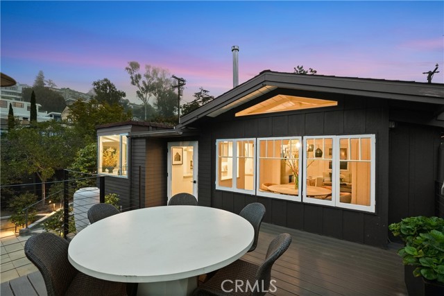 592 Bluebird Canyon Drive, Laguna Beach CA: https://media.crmls.org/medias/6e1f3f31-5ba4-470b-9c35-7ec18ae19a19.jpg