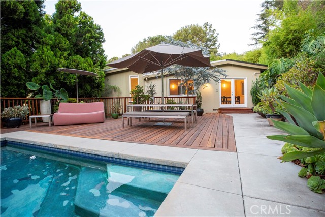 Detail Gallery Image 25 of 54 For 2412 Canyon Oak Dr, Los Angeles,  CA 90068 - 3 Beds | 2 Baths
