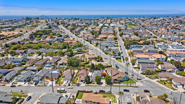 527 Blossom Lane, Redondo Beach, California 90278, 3 Bedrooms Bedrooms, ,1 BathroomBathrooms,Residential,Sold,Blossom Lane,OC22082269