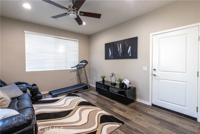 Detail Gallery Image 11 of 28 For 5786 Acacia Ln, Lakewood,  CA 90712 - 3 Beds | 2/2 Baths