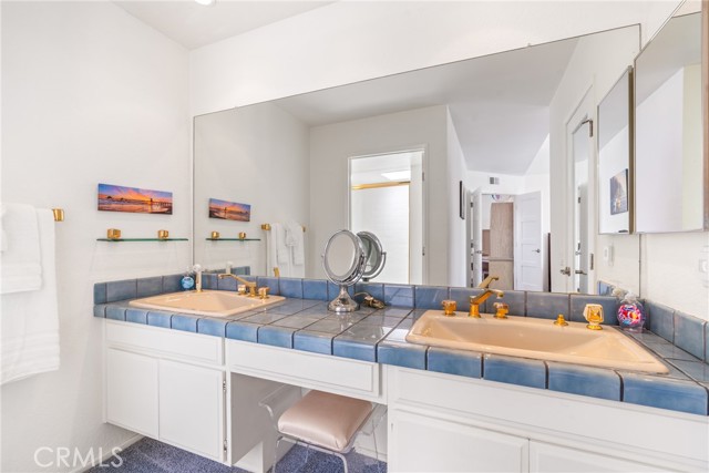 4176 Delphi Circle, Huntington Beach CA: https://media.crmls.org/medias/6e208e35-fb31-45cd-ab78-4cf006ce3142.jpg