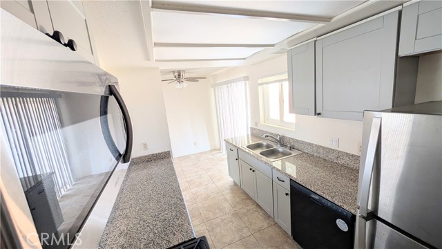 Detail Gallery Image 7 of 15 For 56280 Unit 6 Buena Vista Dr, Yucca Valley,  CA 92284 - 2 Beds | 2 Baths