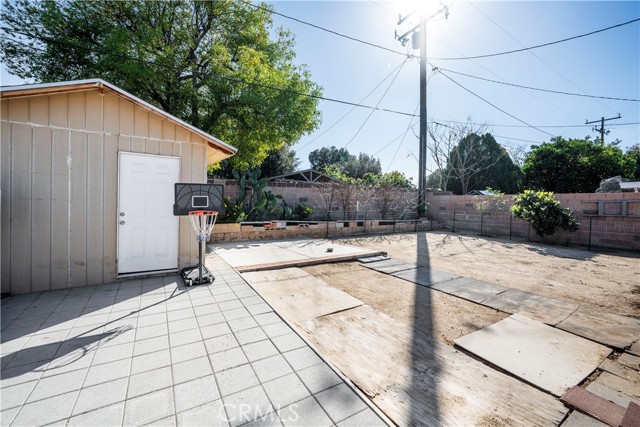 Detail Gallery Image 18 of 23 For 19026 Stillmore, Canyon Country,  CA 91351 - 3 Beds | 1 Baths