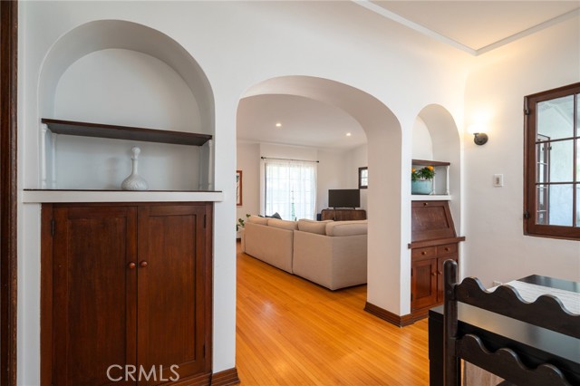 Detail Gallery Image 12 of 47 For 5022 E Broadway, Long Beach,  CA 90803 - 2 Beds | 2 Baths