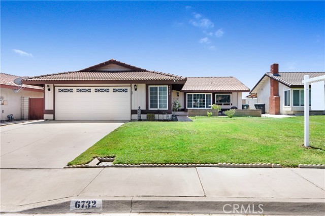 Detail Gallery Image 1 of 16 For 6732 30th St, Jurupa Valley,  CA 92509 - 4 Beds | 2 Baths