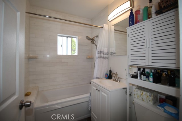 525 W 107th Street, Los Angeles CA: https://media.crmls.org/medias/6e2254c9-82ef-477f-876b-5de26502004c.jpg