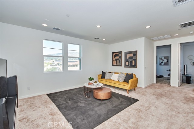 Detail Gallery Image 20 of 44 For 34955 S Serano Sq, Yucaipa,  CA 92399 - 5 Beds | 4 Baths