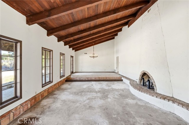 Detail Gallery Image 4 of 45 For 11560 Darling Rd, Agua Dulce,  CA 91390 - 4 Beds | 3 Baths