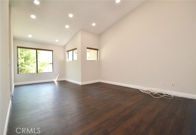 Detail Gallery Image 10 of 22 For 2595 Plaza Del Amo #406,  Torrance,  CA 90503 - 2 Beds | 2/1 Baths