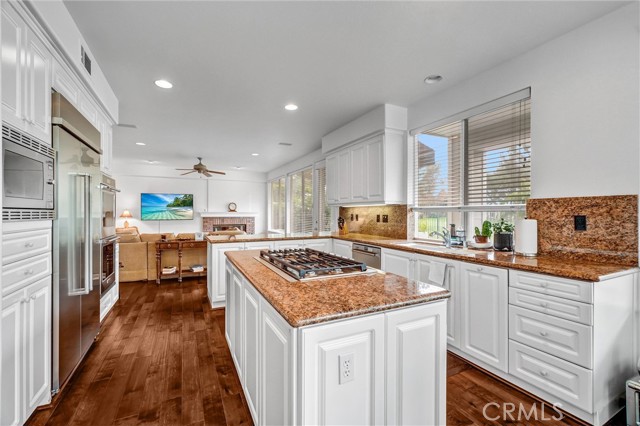 Detail Gallery Image 9 of 32 For 6292 Forester, Huntington Beach,  CA 92648 - 4 Beds | 3 Baths