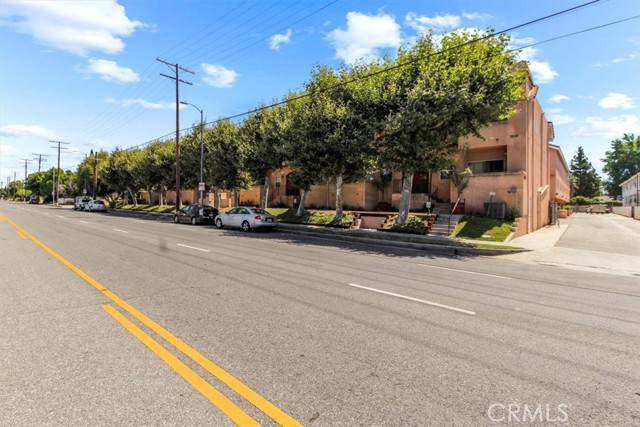 Detail Gallery Image 45 of 45 For 7320 Balboa Bld, Lake Balboa,  CA 91406 - 2 Beds | 2 Baths