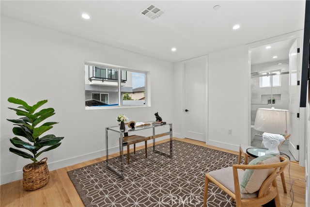 201 S Westlake Ave, Los Angeles CA: https://media.crmls.org/medias/6e24445b-3498-41b3-8ff0-4051e6cdbd66.jpg