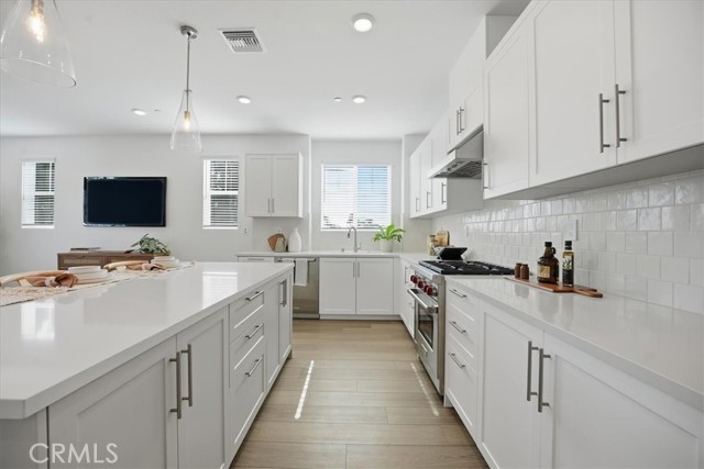 Detail Gallery Image 17 of 48 For 2380 Haley Point Drive #104,  Ventura,  CA 93003 - 4 Beds | 3/1 Baths