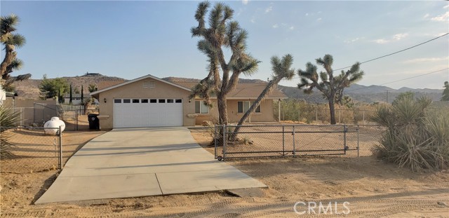 Detail Gallery Image 4 of 59 For 57765 Pueblo Trl, Yucca Valley,  CA 92284 - 3 Beds | 2 Baths