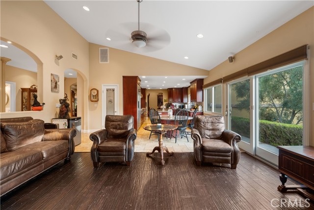 Detail Gallery Image 28 of 66 For 607 West, La Habra Heights,  CA 90631 - 5 Beds | 4 Baths