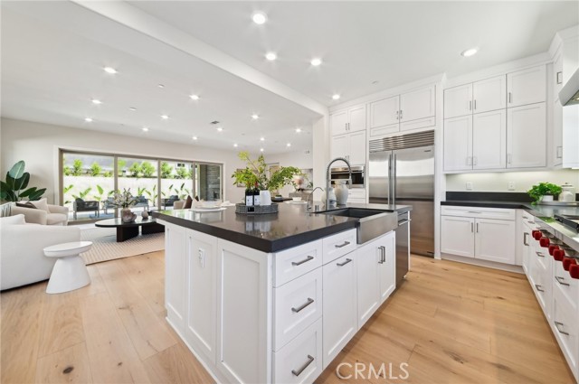 56 Chasma, Irvine CA: https://media.crmls.org/medias/6e254ce2-1290-4e0a-943e-2044a6a262cf.jpg