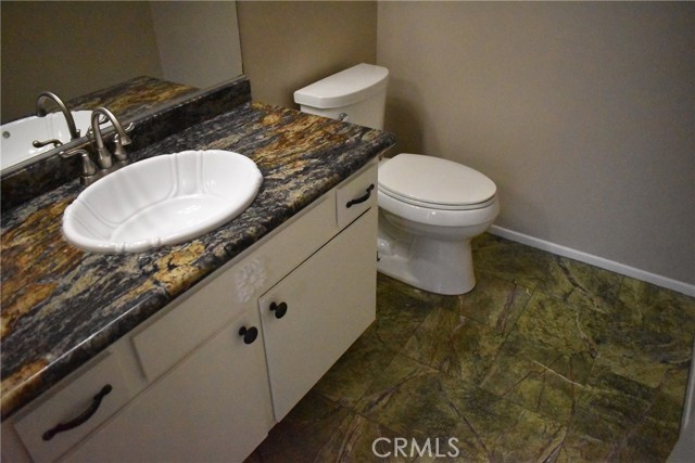 Detail Gallery Image 3 of 21 For 11106 Arminta St #4,  Sun Valley,  CA 91352 - 2 Beds | 1/1 Baths