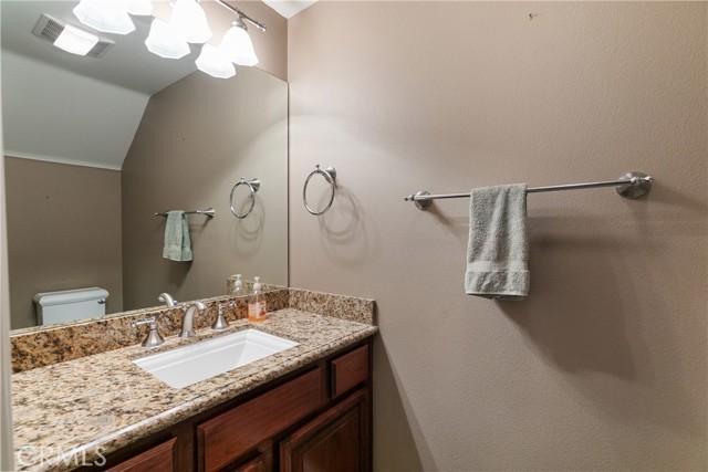 Detail Gallery Image 17 of 49 For 27554 North Bay Rd, Lake Arrowhead,  CA 92352 - 4 Beds | 2/2 Baths