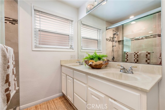 143 Roycroft Avenue, Long Beach CA: https://media.crmls.org/medias/6e2699f2-4438-4842-93de-b9d5c6b88d34.jpg