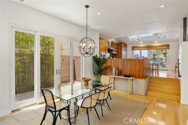 Image 5 of 25 For 2710 Pine Ave.