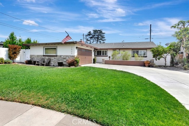 1522 W Robin