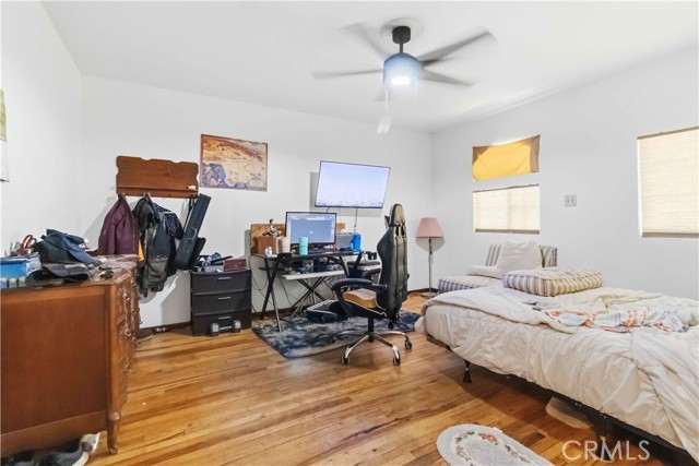 Detail Gallery Image 21 of 53 For 10457 Variel Ave, Chatsworth,  CA 91311 - 6 Beds | 5 Baths