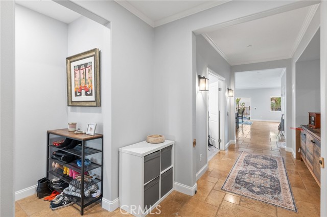 Detail Gallery Image 6 of 75 For 30409 Gulf Stream, Canyon Lake,  CA 92587 - 4 Beds | 3 Baths