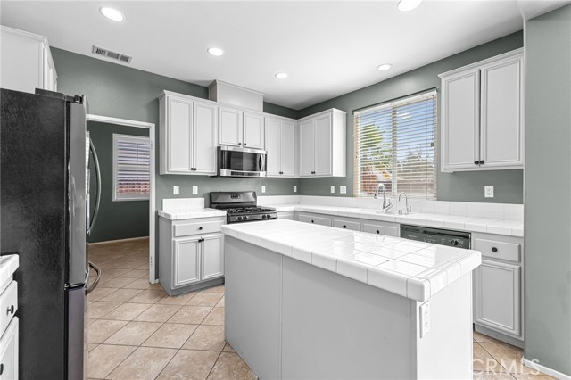 26816 Calico Court, Winchester CA: https://media.crmls.org/medias/6e29e61f-f57b-4d56-8a50-f2edcfc7fc45.jpg