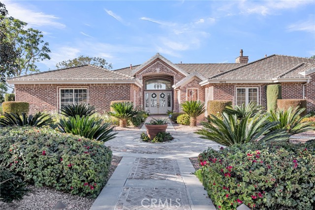 Detail Gallery Image 6 of 51 For 6872 Chartwell, Riverside,  CA 92506 - 5 Beds | 4/1 Baths