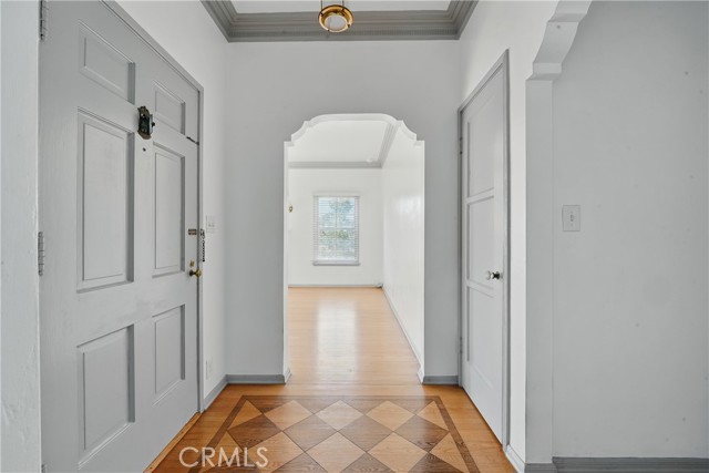 1327 S Burnside Avenue, Los Angeles CA: https://media.crmls.org/medias/6e2ac86e-0726-4637-a9d0-2460066897f0.jpg
