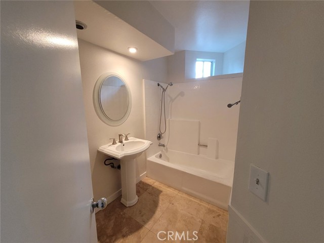 13611 Amanda Street, Fontana CA: https://media.crmls.org/medias/6e2aebd7-35d3-4e8f-a355-1272b2eaccc4.jpg