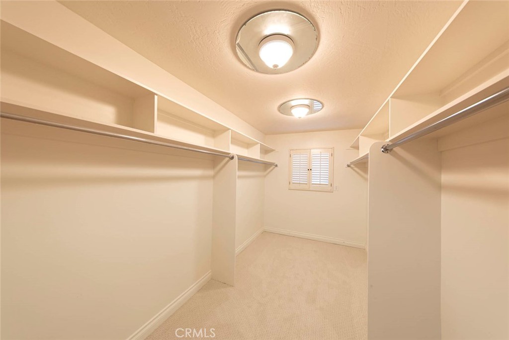 https://media.crmls.org/medias/6e2b15ae-8a84-4800-a8d2-081854bc8e31.jpg?preset=X-Large