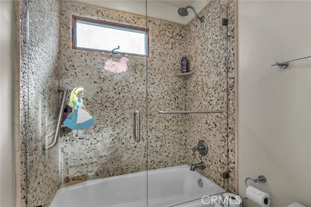 Detail Gallery Image 26 of 31 For 236 8th St, Seal Beach,  CA 90740 - 5 Beds | 5 Baths