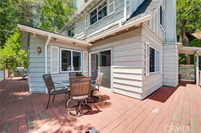 Detail Gallery Image 5 of 42 For 395 Primrose Cir #1-2,  Lake Arrowhead,  CA 92352 - 4 Beds | 3 Baths