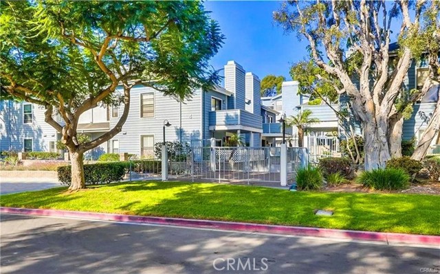 16960 Algonquin Street, Huntington Beach CA: https://media.crmls.org/medias/6e2d6096-abc7-4a32-be33-3e2c7e0b9ae7.jpg