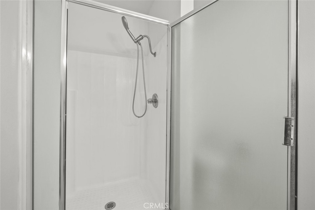 https://media.crmls.org/medias/6e2d8a30-6b6d-46d6-a8ff-f9f449b80984.jpg?preset=X-Large