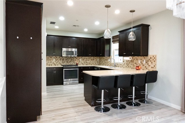 Detail Gallery Image 7 of 44 For 181 Bright Poppy, Irvine,  CA 92618 - 4 Beds | 3 Baths