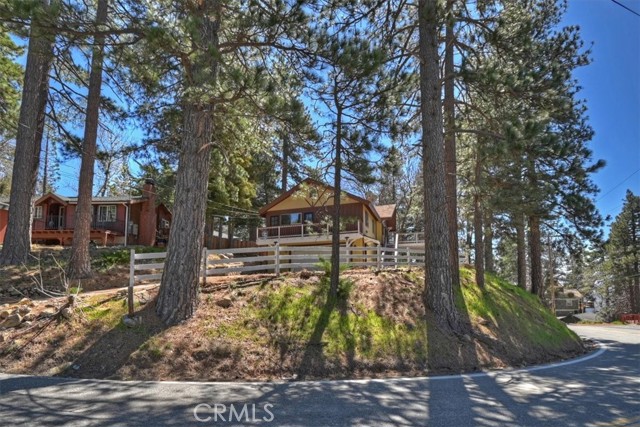 Detail Gallery Image 6 of 45 For 30573 Live Oak, Running Springs,  CA 92382 - 3 Beds | 2/1 Baths