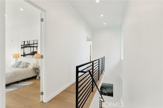 Detail Gallery Image 13 of 45 For 3949 Glenalbyn Dr, Los Angeles,  CA 90065 - 3 Beds | 2/1 Baths