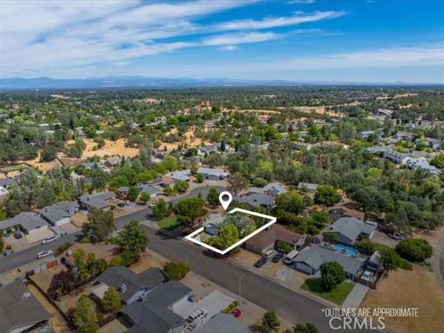 Detail Gallery Image 3 of 48 For 667 Brookridge Dr, Redding,  CA 96003 - 2 Beds | 2 Baths