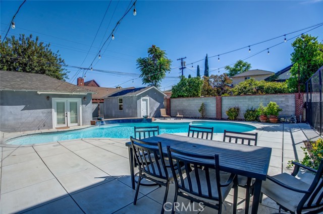 Detail Gallery Image 16 of 60 For 2124 20th St, Bakersfield,  CA 93301 - 4 Beds | 3/1 Baths