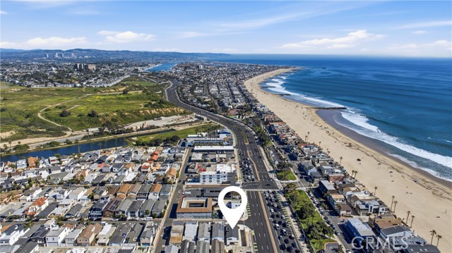 Detail Gallery Image 46 of 49 For 203 Cedar St a & B,  Newport Beach,  CA 92663 - 4 Beds | 3 Baths