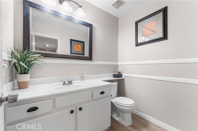 Detail Gallery Image 32 of 56 For 215 Hawk Ln, Palmdale,  CA 93551 - 3 Beds | 3 Baths