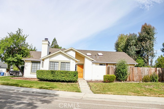 Detail Gallery Image 1 of 30 For 915 Moran Ct, Paso Robles,  CA 93446 - 3 Beds | 2 Baths