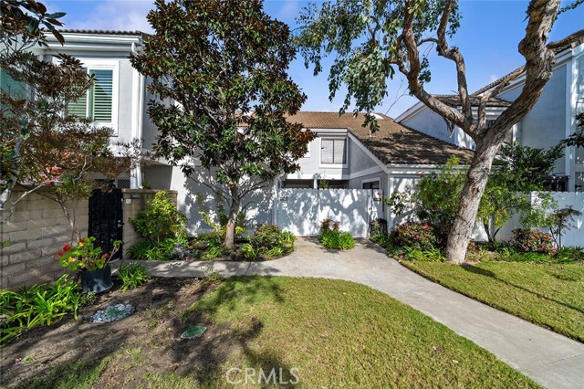 Detail Gallery Image 29 of 36 For 16090 Tortola Cir, Huntington Beach,  CA 92649 - 3 Beds | 3 Baths