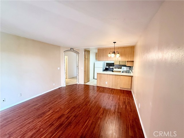 Detail Gallery Image 6 of 9 For 6815 Remmet Ave #209,  Canoga Park,  CA 91303 - 1 Beds | 1 Baths