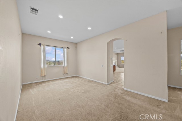 Detail Gallery Image 8 of 54 For 101 via De La Valle, Lake Elsinore,  CA 92532 - 4 Beds | 2/1 Baths